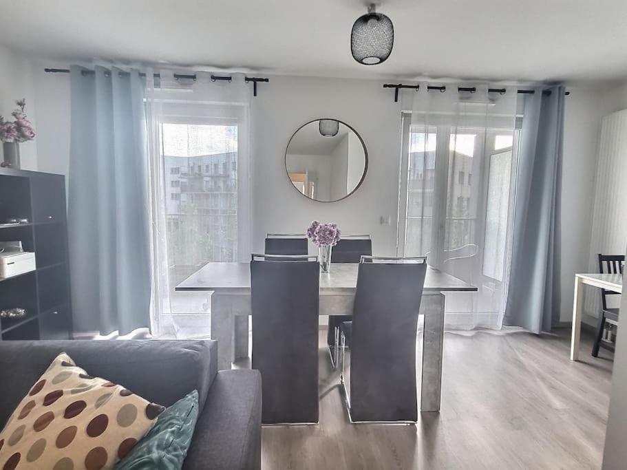 Superbe Appartement Avec 2 Balcons - Vue Sur La Cathedrale Environ 15 Min En Tram Strasbourg Exterior photo